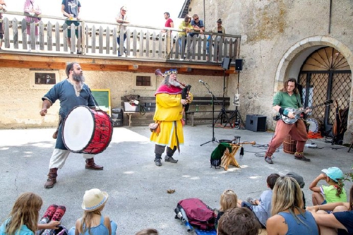 霍赫奥斯特维茨城堡举办一年一度的“骑士节”