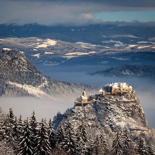 雪中王冠--霍赫奥斯特维茨古堡